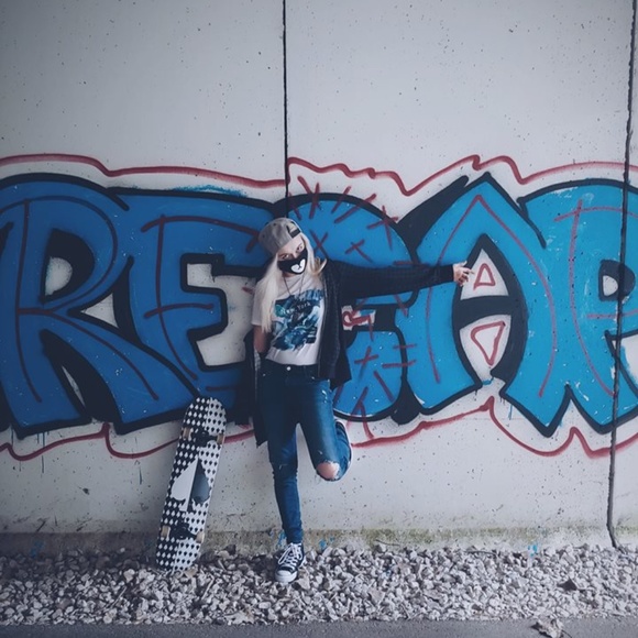 Meet your Posher, Maia - Picture 2 of 5